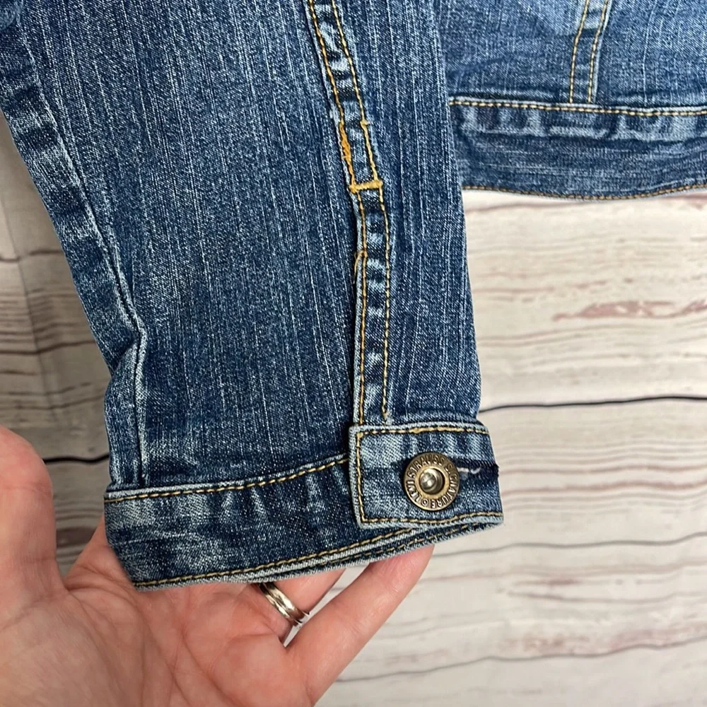 Levi's Women's Denim Jean Jacket Sz Medium! - Picture 6 of 8